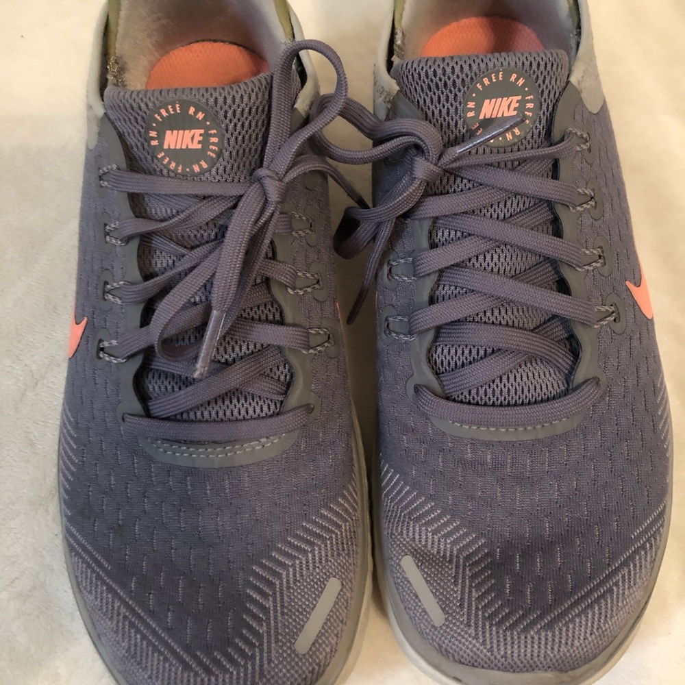Final price‼️ Nike’s active wear Size 8 Womens - Picture 2 of 5